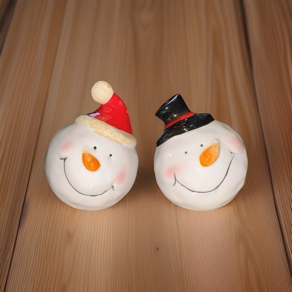 Kirklands Snowball Snowman Salt Pepper Shaker Set Ceramic Christmas *READ*